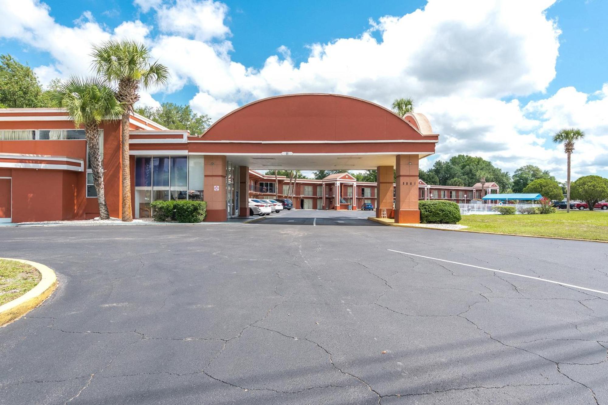 Oyo Hotel Mustang Silver Spring Fl シルバー・スプリングス エクステリア 写真